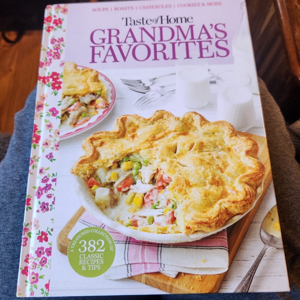 Taste of Home "Grandma's Favorites" 2023 by Taste of Home (Hardcover)